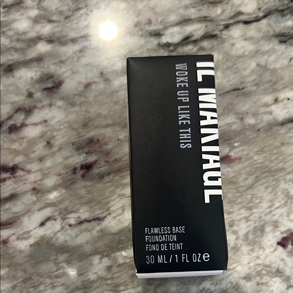 NWT IL MAKIAGE Woke Up Like This Foundation - 95